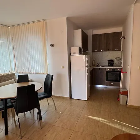 в комплекс златна дюна Apartment Nesebar